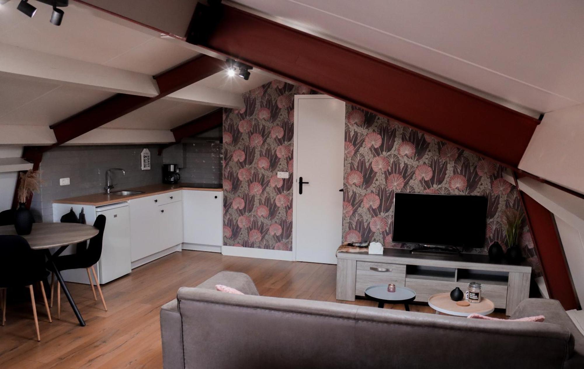 Schoonrewoerd B&B De Kalverschuur מראה חיצוני תמונה